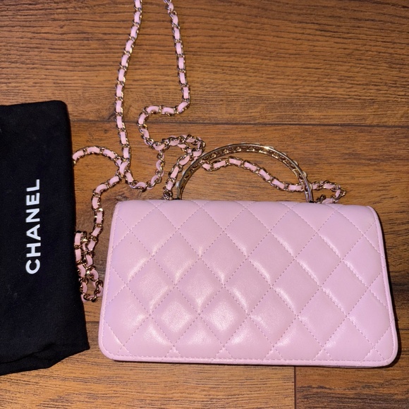 Small pearl chain on wallet crossbody purse - Picture 6 of 11